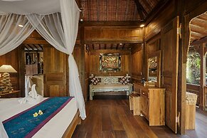 Kawan Antique Ubud Villa