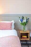 Hartford Hall on School Lane