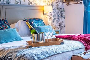 Hartford Hall on School Lane