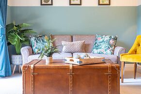 Hartford Hall on School Lane