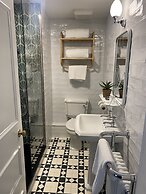 Hartford Hall on School Lane