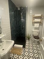 Hartford Hall on School Lane