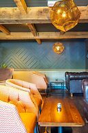 Hartford Hall on School Lane