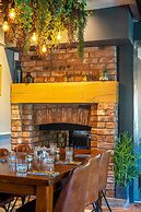 Hartford Hall on School Lane