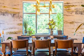 Hartford Hall on School Lane