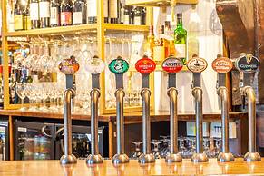 Hartford Hall on School Lane