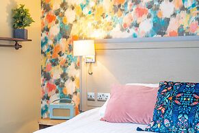 Hartford Hall on School Lane