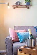 Hartford Hall on School Lane