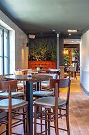 Hartford Hall on School Lane