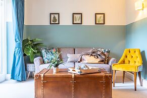 Hartford Hall on School Lane