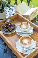 Hartford Hall on School Lane