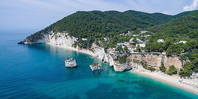 Hotel Baia Dei Faraglioni