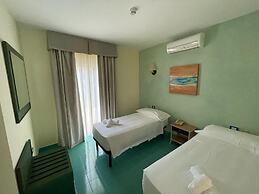 Hotel Baia Dei Faraglioni