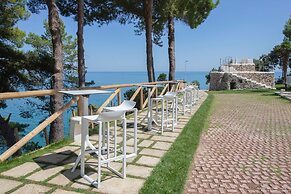 Hotel Baia Dei Faraglioni