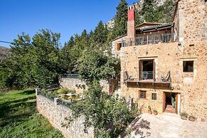 Ifigenia Theriso Village