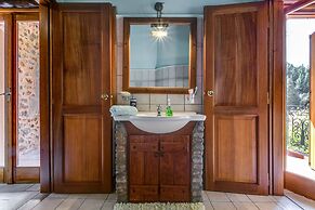 Ifigenia Theriso Village