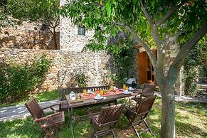 Ifigenia Theriso Village