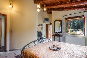 Ifigenia Theriso Village