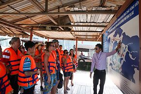 Halong Sapphire Cruise