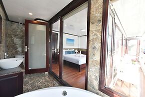 Halong Sapphire Cruise