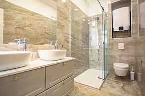 Split Best4Stay Luxury Rooms