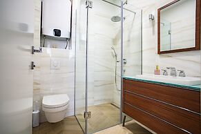 Split Best4Stay Luxury Rooms