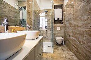 Split Best4Stay Luxury Rooms