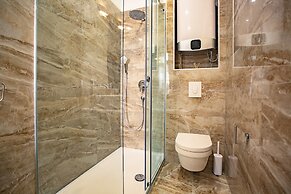 Split Best4Stay Luxury Rooms