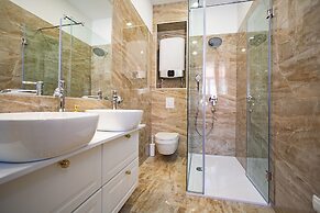 Split Best4Stay Luxury Rooms