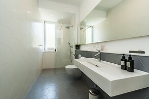 Aquamarine The Sea View Apartment