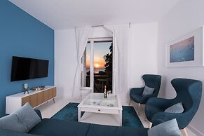 Aquamarine The Sea View Apartment