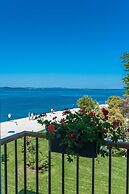 Aquamarine The Sea View Apartment