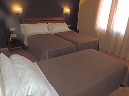 Hotel Puerta de España