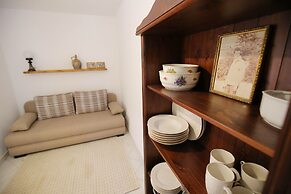 Stone House Apartment