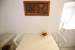 Stone House Apartment