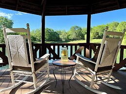 Walnut Waters Bed & Breakfast
