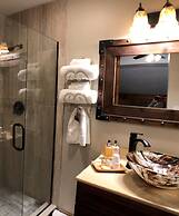 Walnut Waters Bed & Breakfast