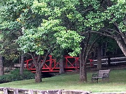 Walnut Waters Bed & Breakfast