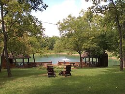 Walnut Waters Bed & Breakfast
