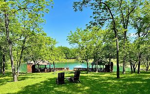 Walnut Waters Bed & Breakfast