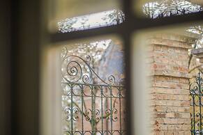 Peacock Boutique Apartments