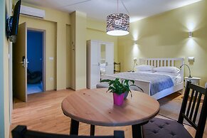 Peacock Boutique Apartments