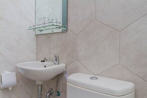 RedDoorz Premium @ The Batik Hotel Moh. Toha