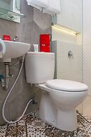 RedDoorz Premium @ The Batik Hotel Moh. Toha