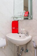 RedDoorz Premium @ The Batik Hotel Moh. Toha