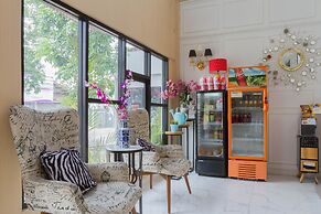 RedDoorz Premium @ The Batik Hotel Moh. Toha