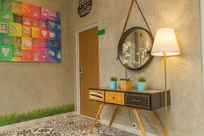 RedDoorz Premium @ The Batik Hotel Moh. Toha