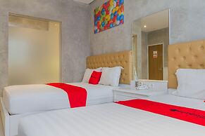 RedDoorz Premium @ The Batik Hotel Moh. Toha