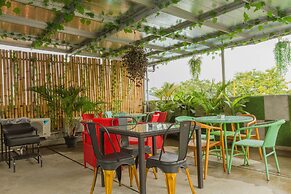 RedDoorz Premium @ The Batik Hotel Moh. Toha