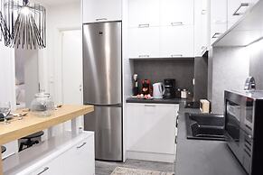 Alpinia Deluxe Apt Must